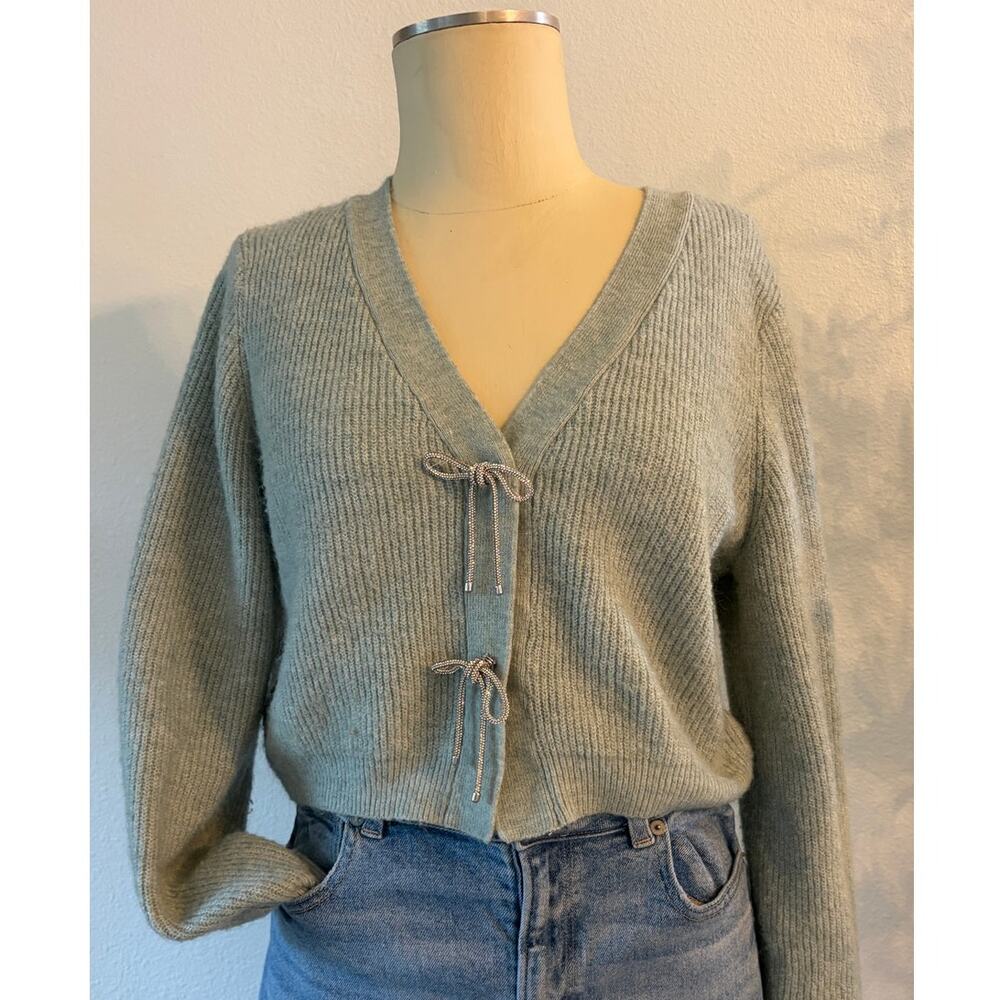 H&M Light Sage Rib Knit Tie Front Cardigan Sweater Rhinestone Bow Women's Medium